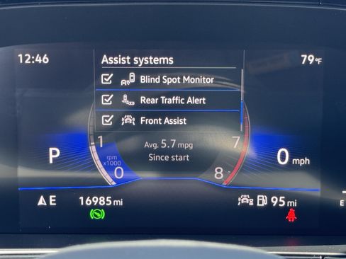 Used 2024 Volkswagen Taos SE w/ Panoramic Sunroof Package FWD image 22