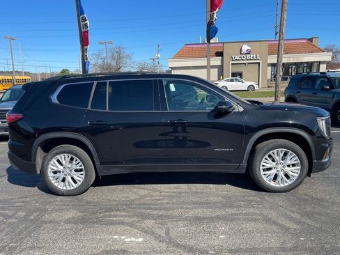 Used 2025 GMC Acadia Elevation w/ Elevation Premium Package image 8