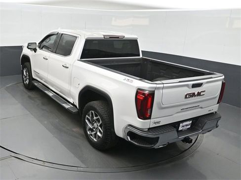 Used 2023 GMC Sierra 1500 SLT image 32
