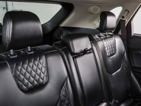 Used 2023 Ford Edge Titanium image 27