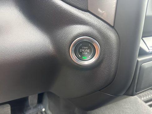 Used 2025 Chevrolet Silverado 1500 Custom image 20