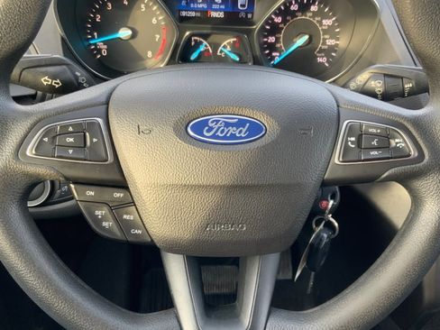 Used 2018 Ford Escape SE image 16