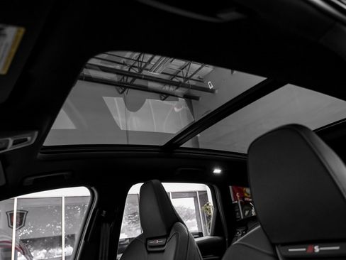 Used 2025 Audi SQ6 e-tron Premium w/ Convenience Package image 5