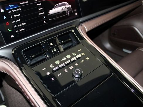New 2026 Porsche Panamera 4 AWD/4WD image 15