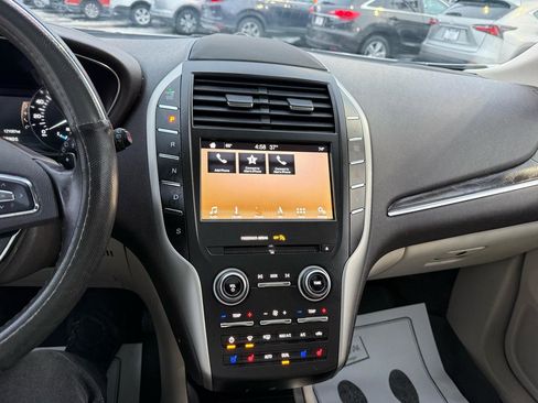Used 2019 Lincoln MKC Reserve image 16