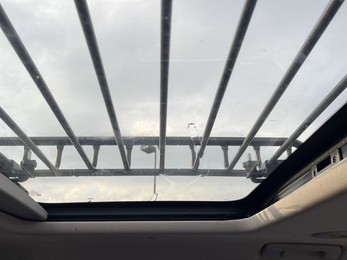 Used 2020 Buick Enclave Essence w/ Sport Touring Edition image 28