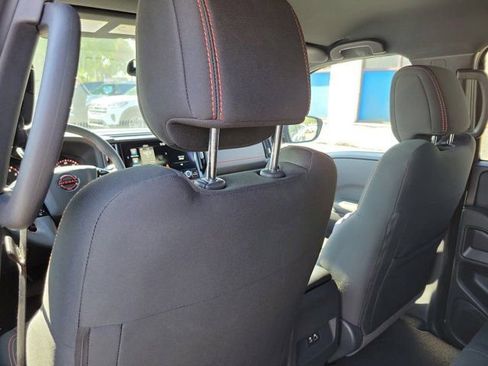Used 2025 Nissan Frontier Pro-X RWD image 13