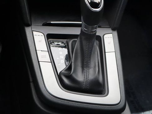 Used 2018 Hyundai Elantra Value Edition FWD image 18