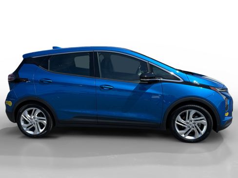 Used 2022 Chevrolet Bolt LT FWD image 6