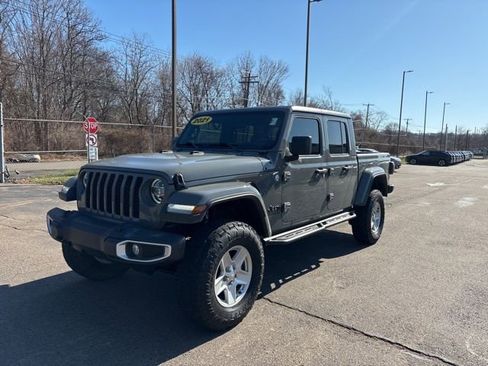 Used 2021 Jeep Gladiator Sport image 3