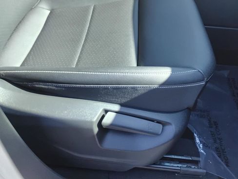 Used 2023 Volkswagen Atlas SE image 28