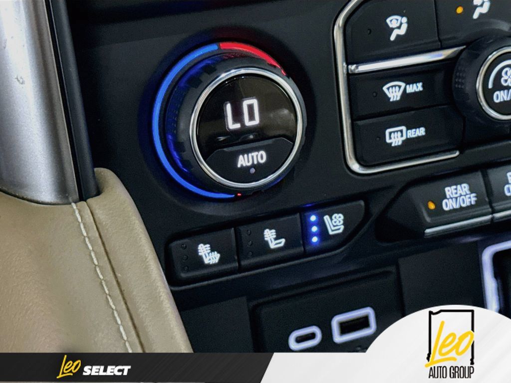 Used 2021 Chevrolet Suburban Premier w/ Premium Package AWD/4WD image 24