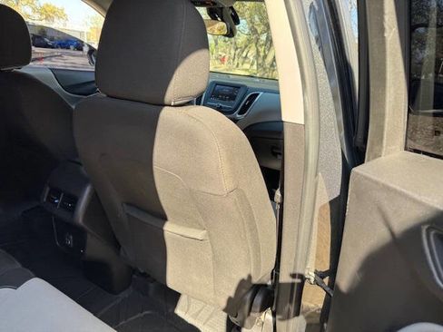 Used 2020 Chevrolet Equinox LS w/ LS Convenience Package image 18