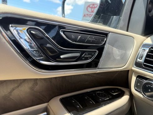 Used 2019 Lincoln Navigator Reserve AWD/4WD image 29