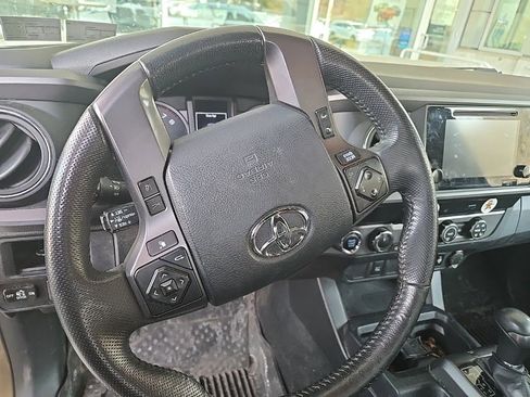 Used 2019 Toyota Tacoma TRD Off-Road image 4