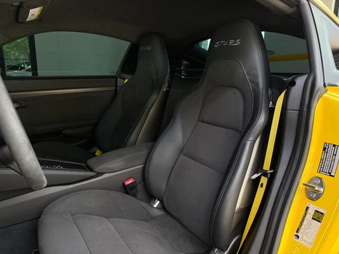 Used 2025 Porsche 718 Cayman GT4 RS RWD image 30