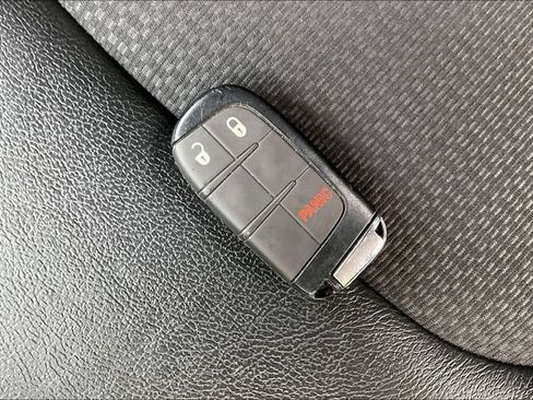 Used 2025 Jeep Compass Trailhawk AWD/4WD image 11