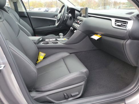 New 2026 Genesis G70 2.5T image 12