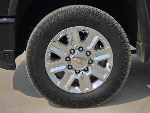 Used 2024 Chevrolet Silverado 2500 High Country w/ High Country Premium Package AWD/4WD image 13