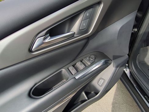 Used 2024 Chevrolet Traverse LT w/ Midnight/Sport Edition image 23