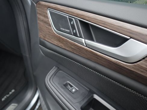 Used 2024 Volkswagen Atlas SEL Premium R-Line image 52