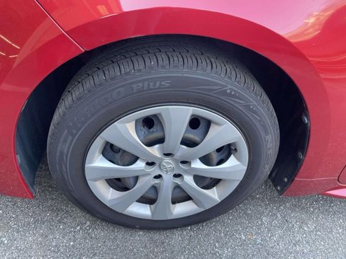 Used 2021 Toyota Corolla LE image 4