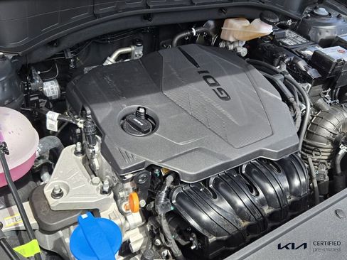 Certified 2025 Kia Sorento LX image 19