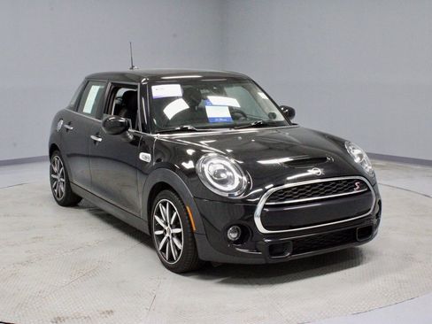 Used 2020 MINI Cooper S image 1