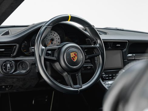 Used 2018 Porsche 911 GT3 RWD image 2