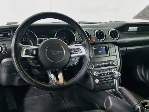 Used 2019 Ford Mustang Coupe RWD image 17