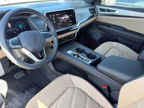 New 2026 Volkswagen Atlas Cross Sport SE image 12