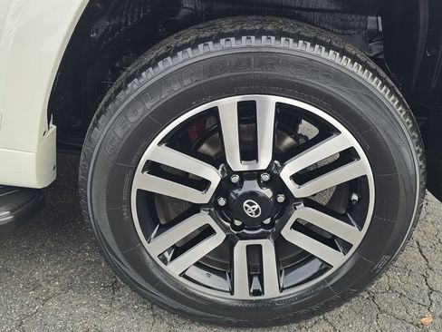 Used 2018 Toyota 4Runner Limited image 8