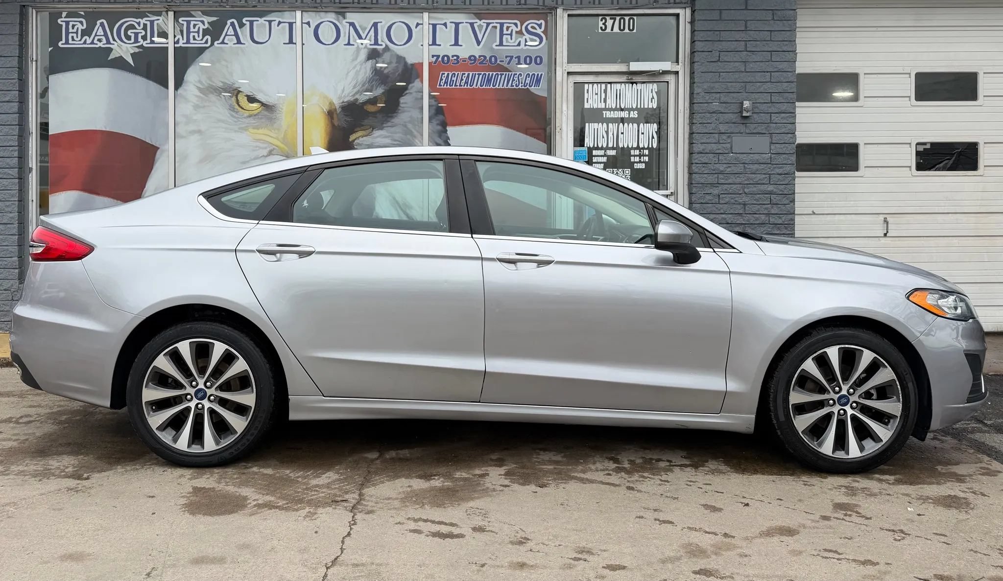Used 2020 Ford Fusion SE AWD/4WD image 2