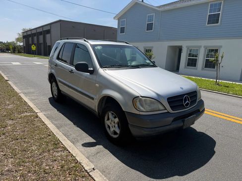 Used 1999 Mercedes-Benz ML 320 4MATIC image 4