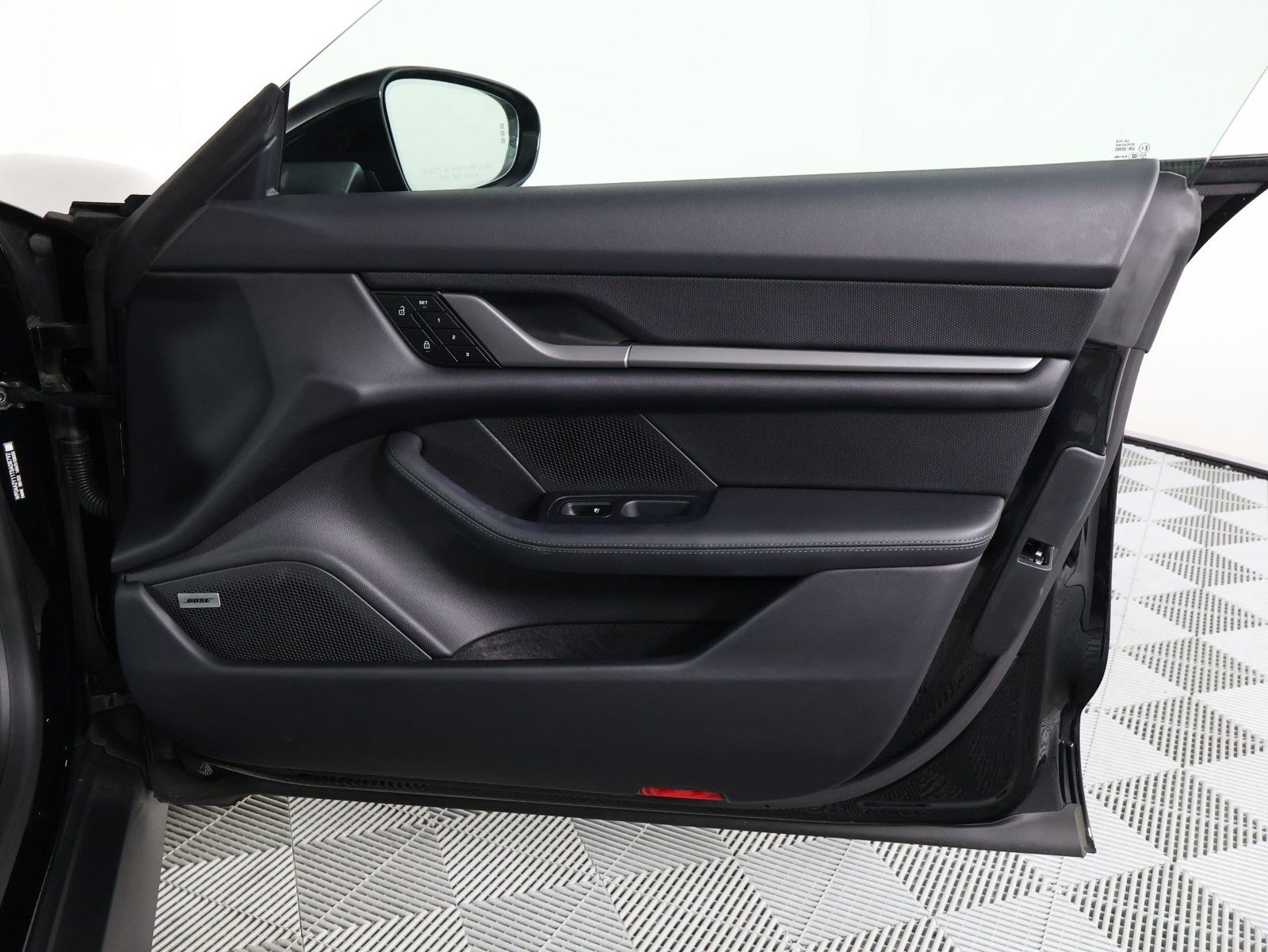 Certified 2026 Porsche Taycan AWD/4WD image 23