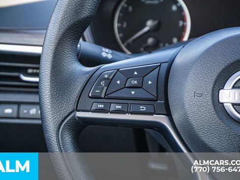 Used 2025 Nissan Altima 2.5 SV image 30