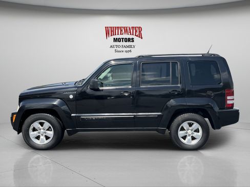 Used 2011 Jeep Liberty Sport w/ Popular Equipment Group AWD/4WD image 2