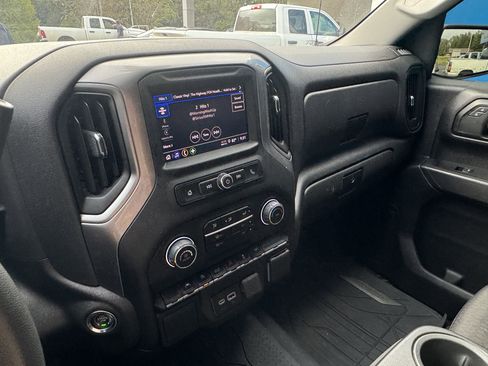 Used 2024 Chevrolet Silverado 1500 Custom image 14