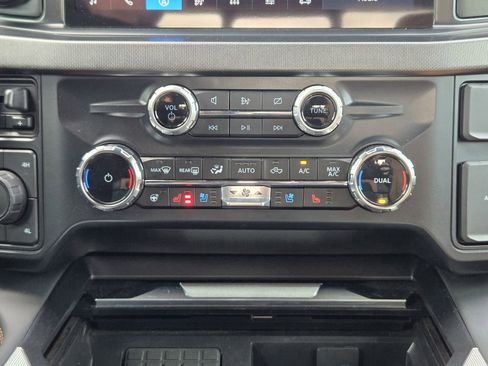 Used 2024 Ford F350 Platinum w/ FX4 Off-Road Package image 21