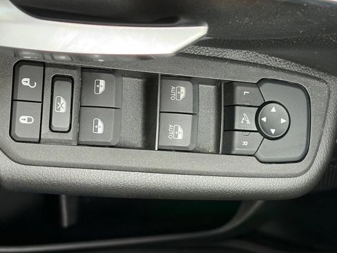 Used 2025 RAM 1500 Big Horn AWD/4WD image 59