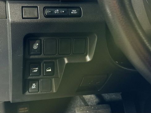 Used 2023 Nissan Frontier SV w/ Technology Package AWD/4WD image 10