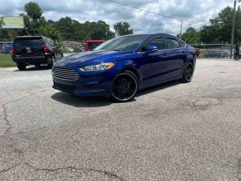 Used 2016 Ford Fusion SE image 3