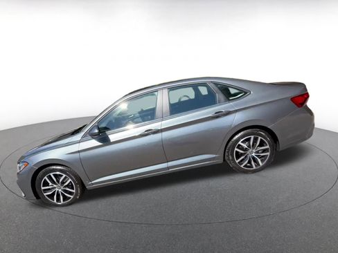 Used 2025 Volkswagen Jetta SE image 9
