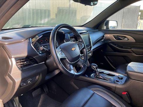 Used 2023 Chevrolet Traverse LT w/ LT Premium Package AWD/4WD image 8