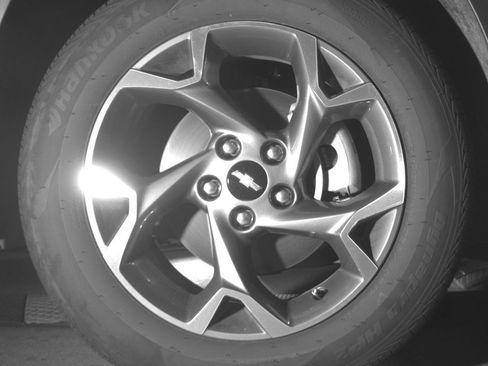 Used 2025 Chevrolet Trax LT w/ LT Convenience Package FWD image 13