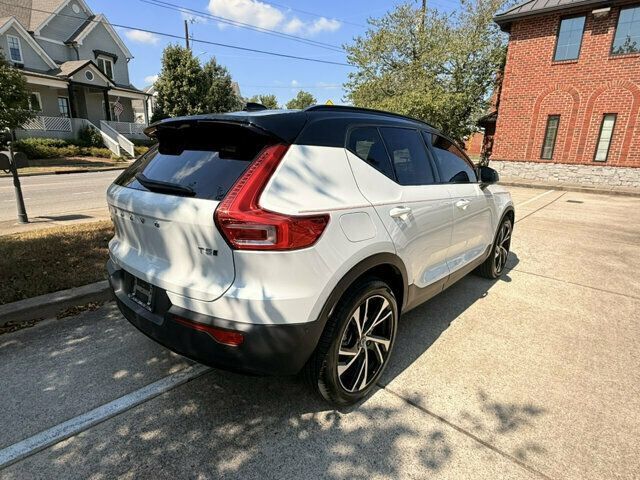 Used 2022 Volvo XC40 T5 R-Design w/ Advanced Package AWD/4WD image 4