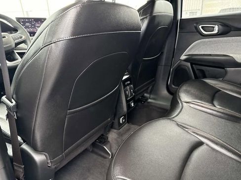 Used 2024 Jeep Compass Latitude AWD/4WD image 26