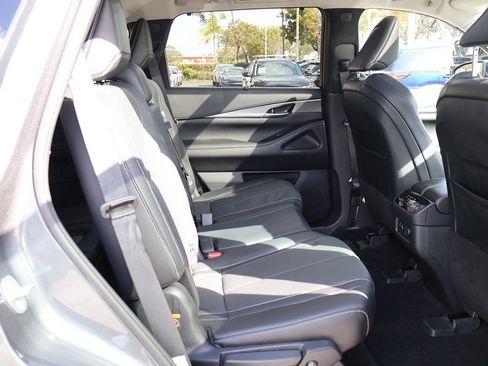 Used 2022 INFINITI QX60 Luxe w/ Cargo Package image 40