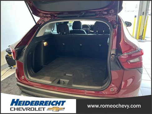 Used 2025 Chevrolet Trax LS w/ LS Convenience Package FWD image 15