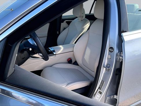 Certified 2025 Mercedes-Benz C 300 Sedan image 8